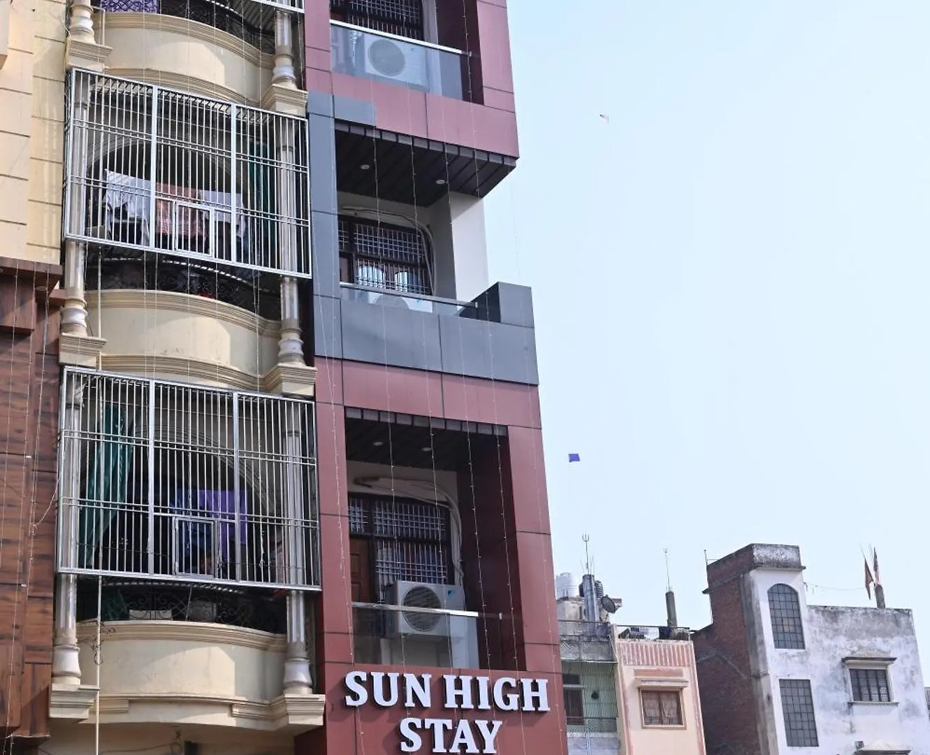 Sun High Stay Luxury Guest House Varanasi 3*,  Índia