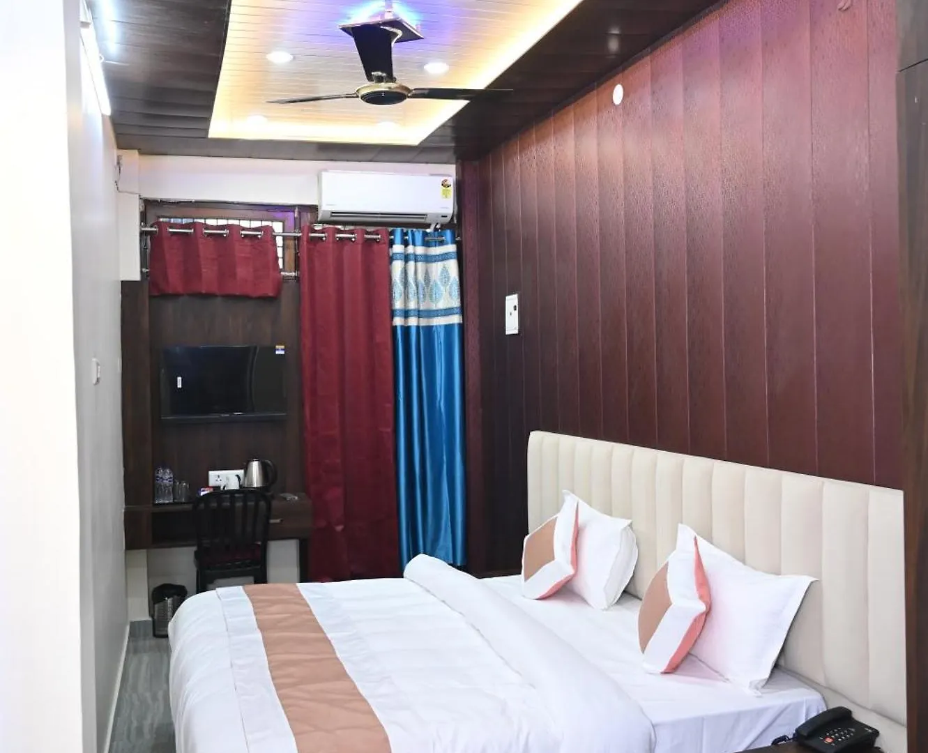 Sun High Stay Luxury Guest House Varanasi Hotel